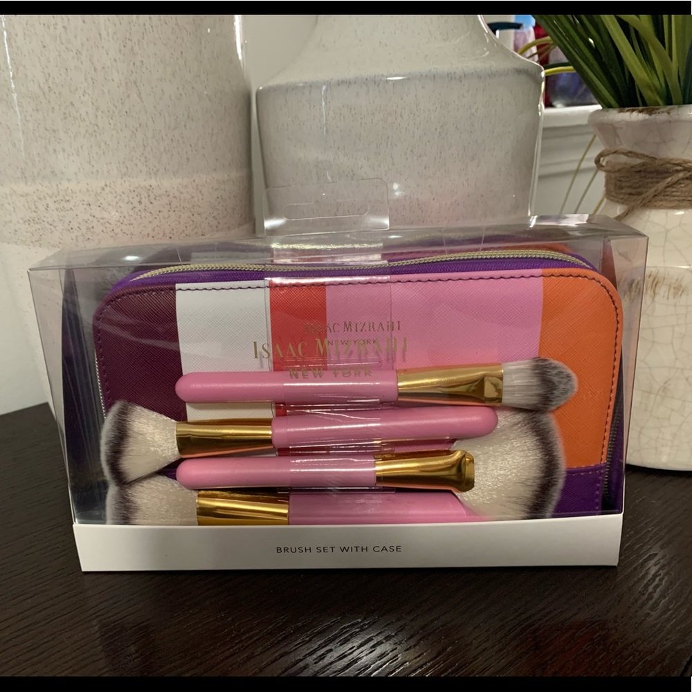 Isaac Mizrahi 4 Brush Set 💓💓